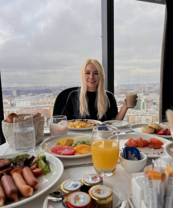 Искренняя и чувственная девушка готова погрузить тебя в атмосферу наслаждения и радости. Я сделаю все, чтобы ты почувствовал себя счастливым и довольным мужчиной. Позвони мне уже сейчас! 2209, 21 год