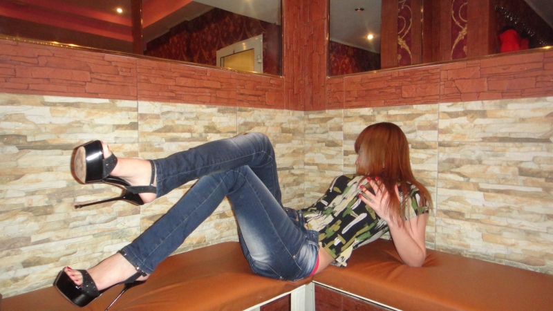 Я сделаю вечер незабываемым! 🌙
✨ Я живу в Москве, где могу предложить тебе уютную атмосферу нашей встречи. Мое тело горит страстью, а нежные прикосновения погрузят тебя в мир наслаждения.
💋 Мои услуги включают интимные массажи, оральный секс и многое другое. Мы можем исследовать новые грани удовольствия вместе.
💯 Фото 100% мои и я обеспечу тебя конфиденциальностью. Наши встречи останутся только между нами, не беспокойся.
🌺 Мои клиенты оставляют самые лестные отзывы, зовут меня волшебницей удовольствия. Я готова рассказать тебе больше о своих возможностях и услугах. Жду твоего звонка! 💕 28413, 23 года